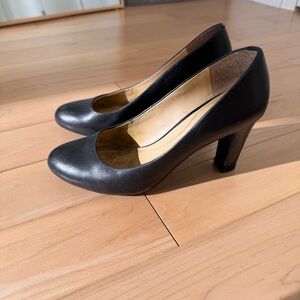 GEOX Black Leather Pumps Italian Patent Sole - EU35 / US 4.5-5 - 3” Heels